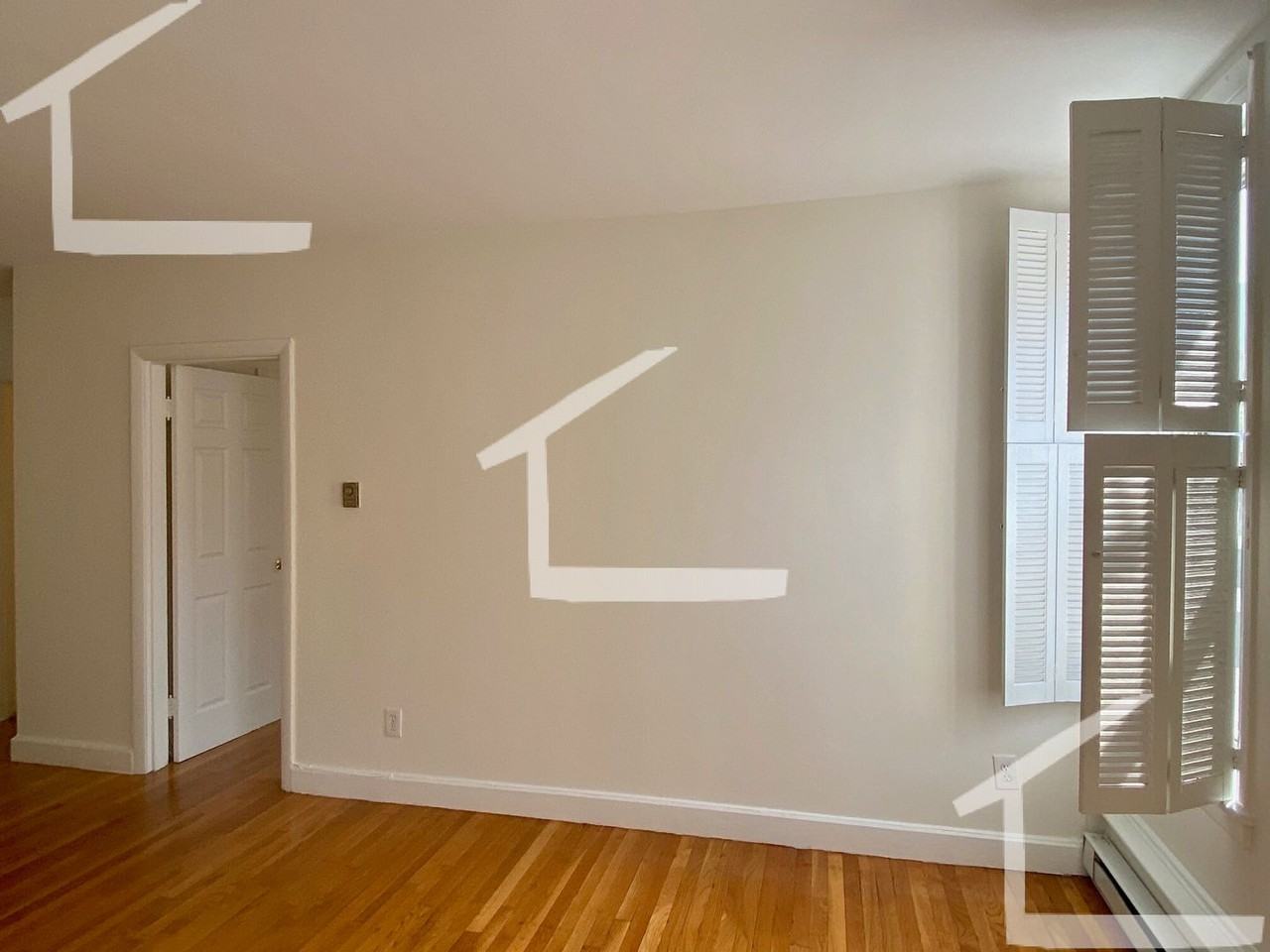 539 Beacon St - Photo 2 of 12