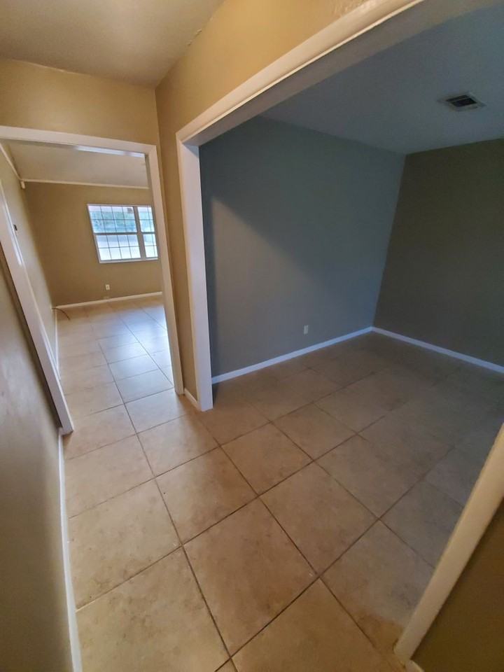 1106 Westover St - Photo 3 of 21