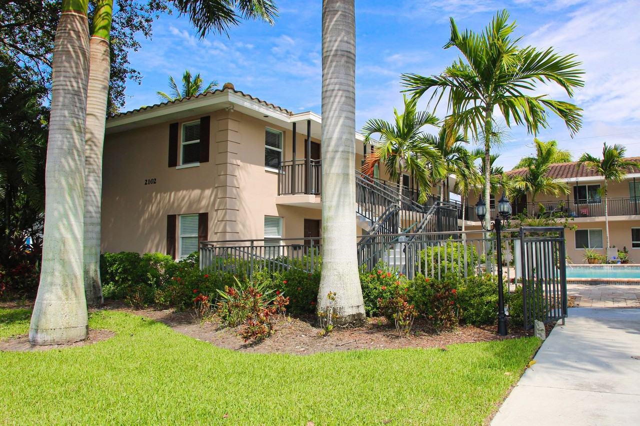 2102 Alamanda Dr #106 - Photo 6 of 36