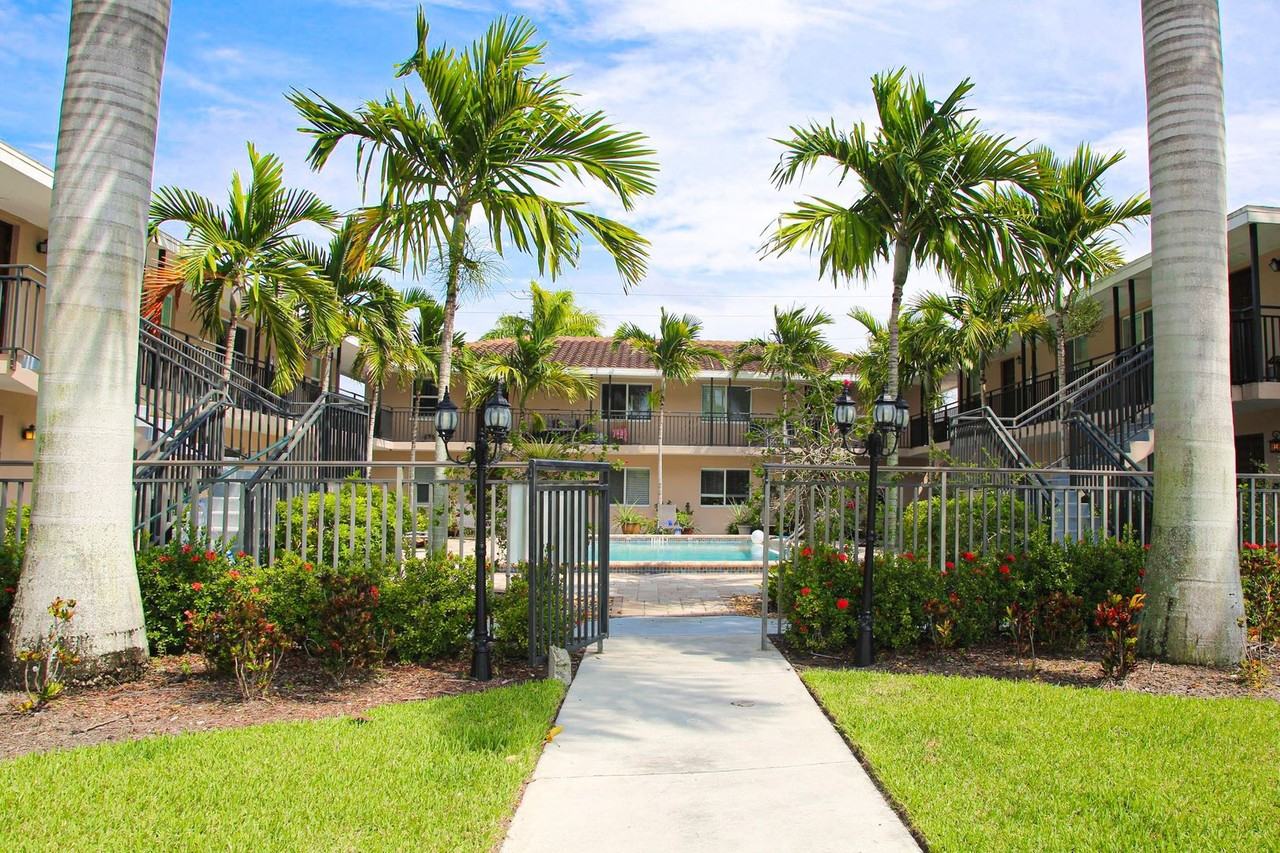 2102 Alamanda Dr #106 - Photo 7 of 36