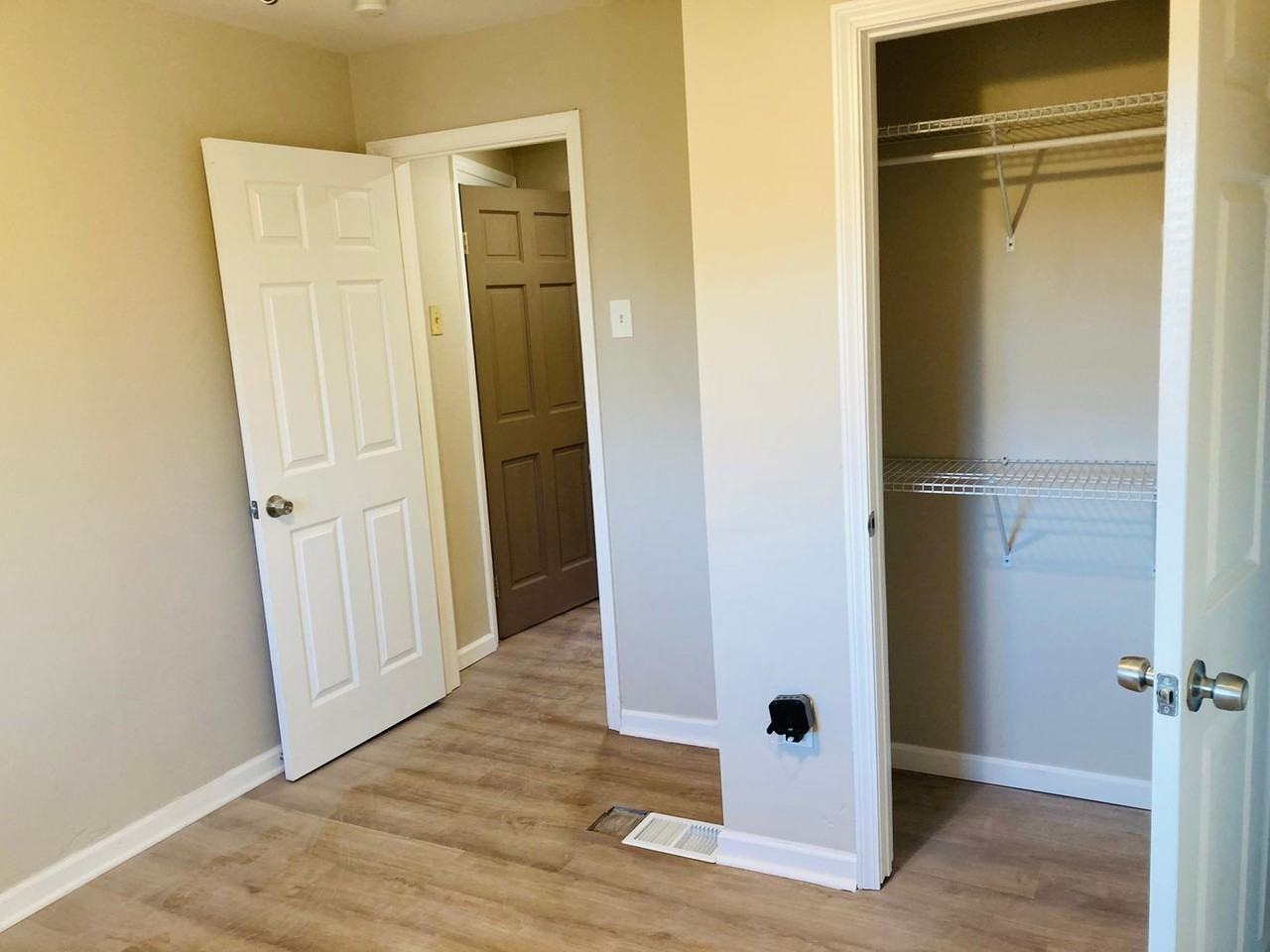 119 Parkhurst St - Photo 6 of 12