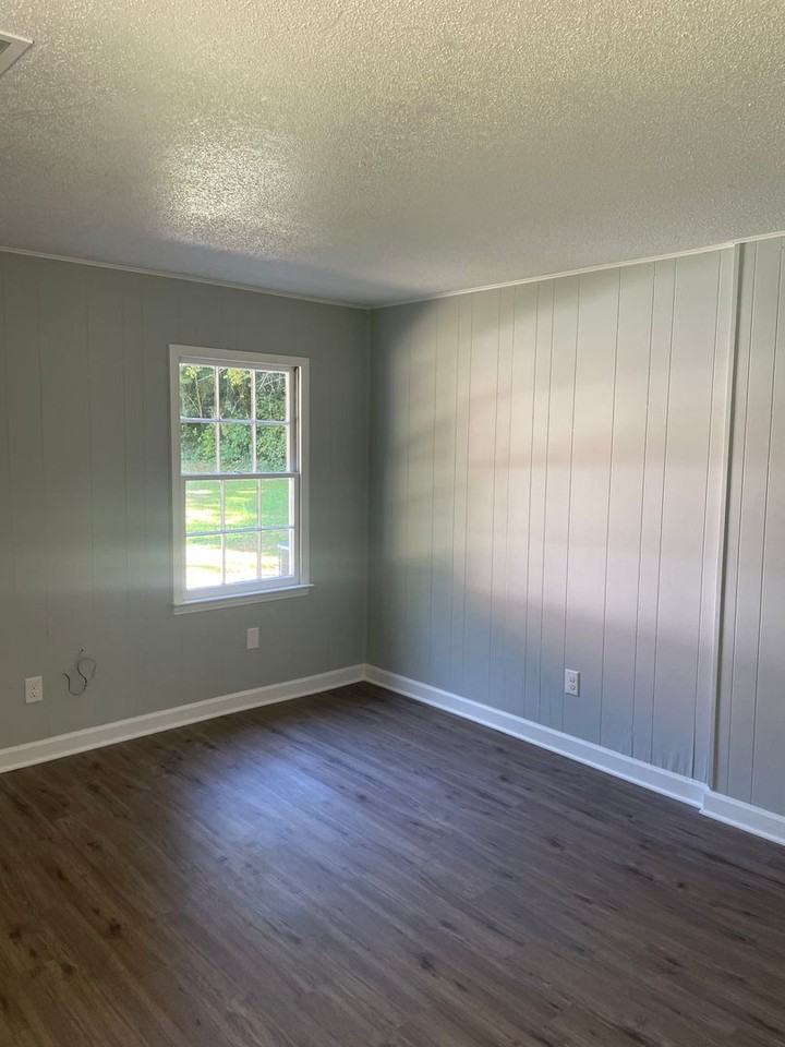 1009 Fenimore St - Photo 2 of 10