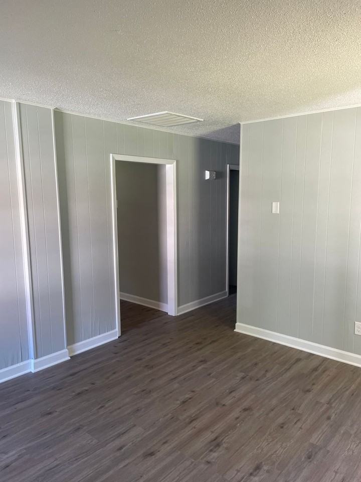1009 Fenimore St - Photo 3 of 10