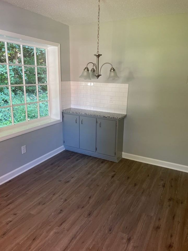 1009 Fenimore St - Photo 5 of 10