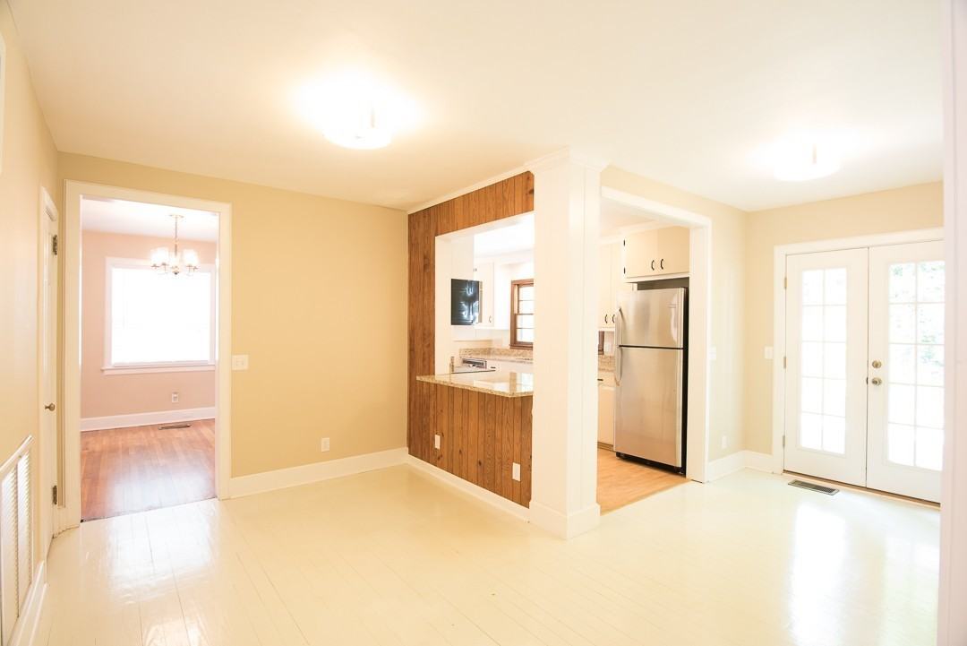 453 Scott St - Photo 6 of 26