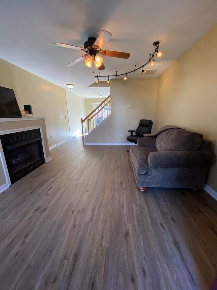 108 Stafford Ct - Photo 3 of 50