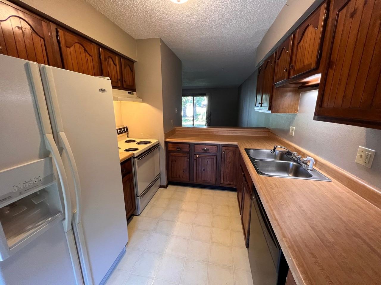 434 Hawaii Ct - Photo 2 of 27