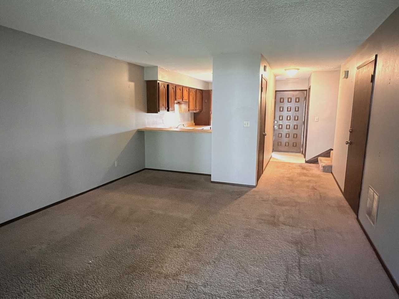434 Hawaii Ct - Photo 4 of 27