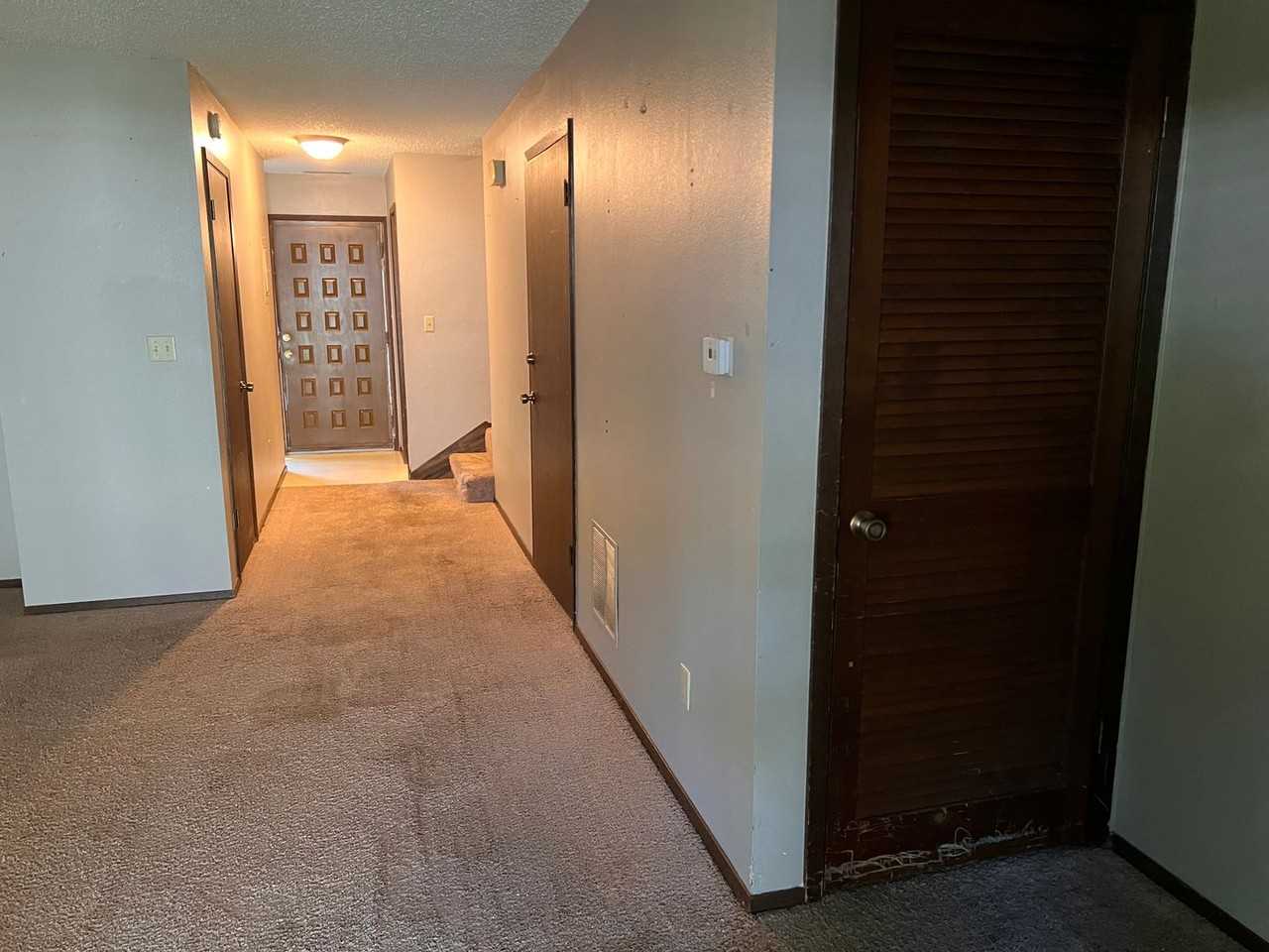 434 Hawaii Ct - Photo 5 of 27