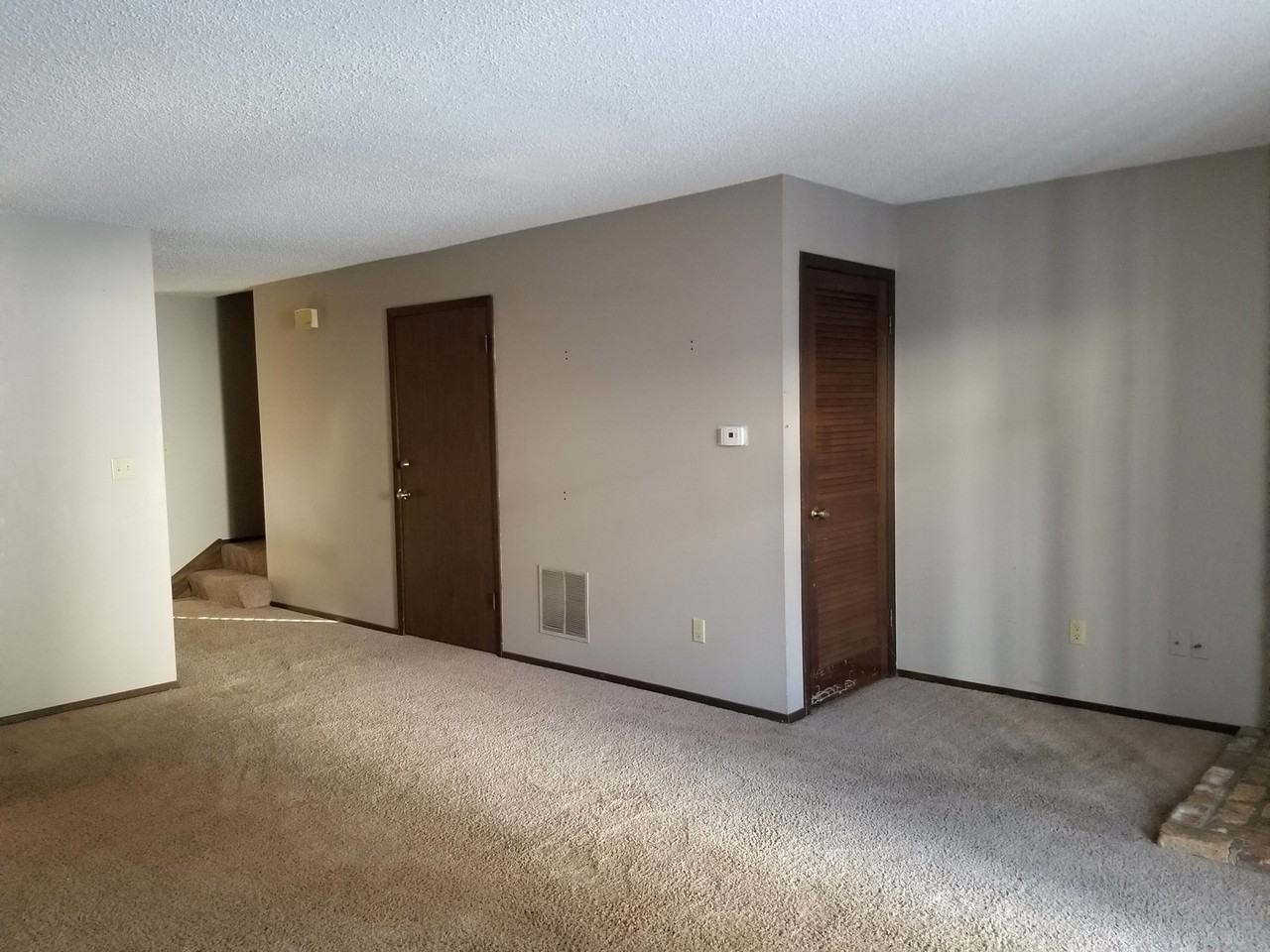 434 Hawaii Ct - Photo 7 of 27