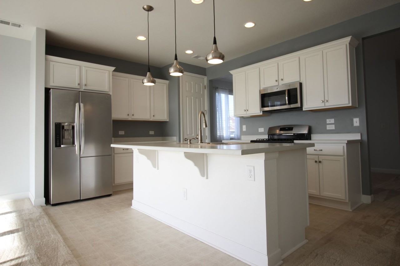 5286 Carmon Dr - Photo 5 of 18