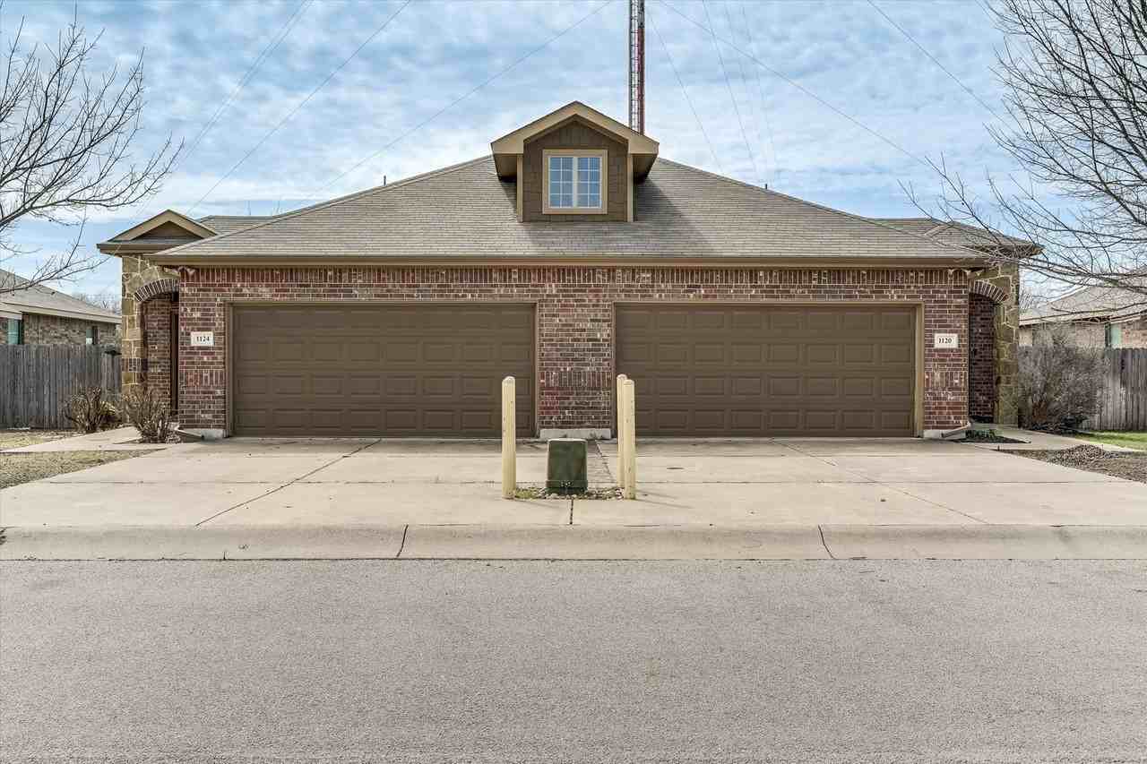 1124 Brendon Lee Ln - Photo 2 of 36