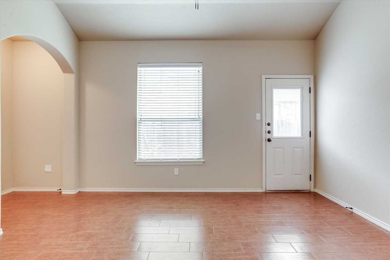 1124 Brendon Lee Ln - Photo 6 of 36