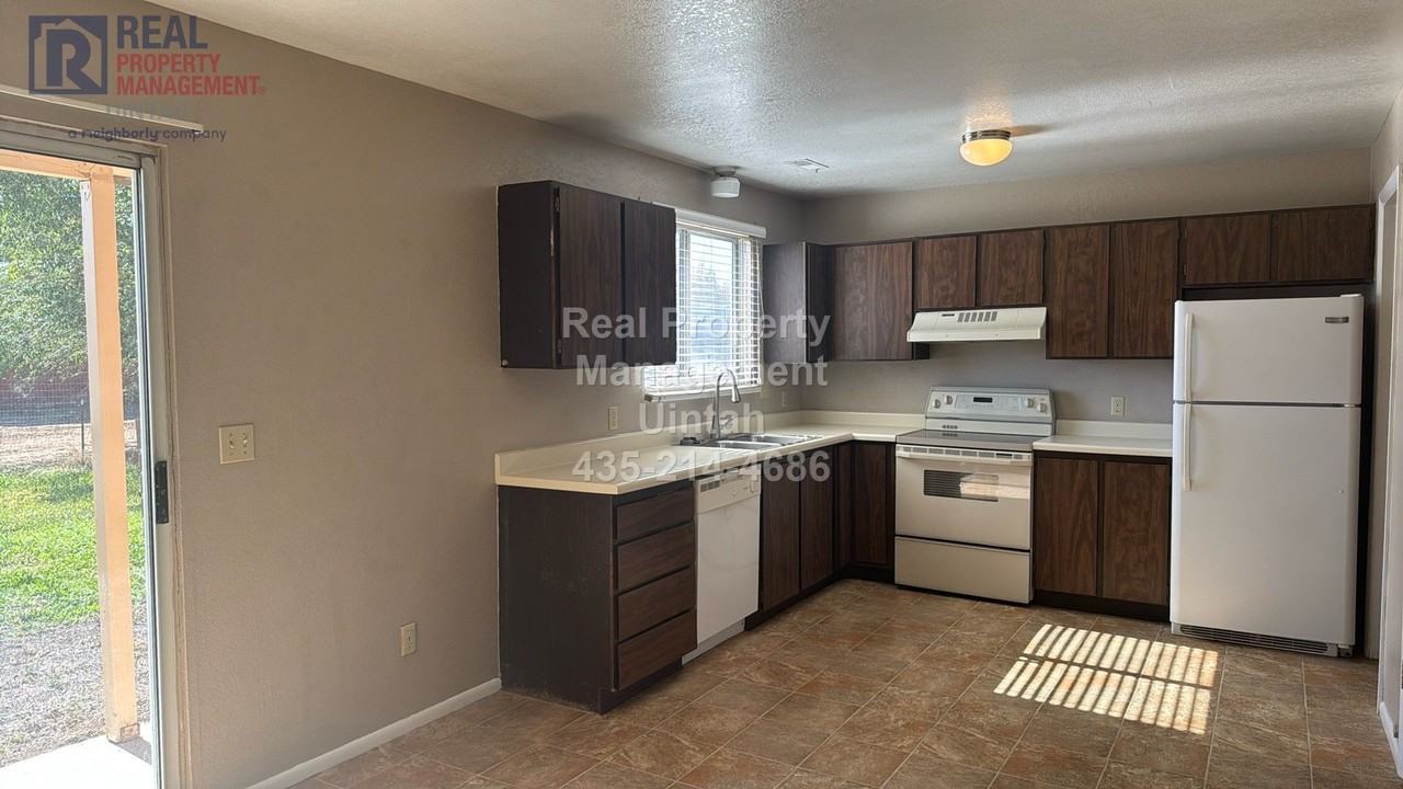 2183 W 700 S - Photo 3 of 21