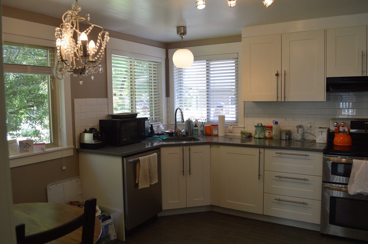 429 E Elizabeth St - Photo 2 of 17