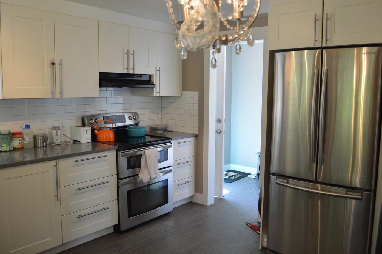 429 E Elizabeth St - Photo 3 of 17
