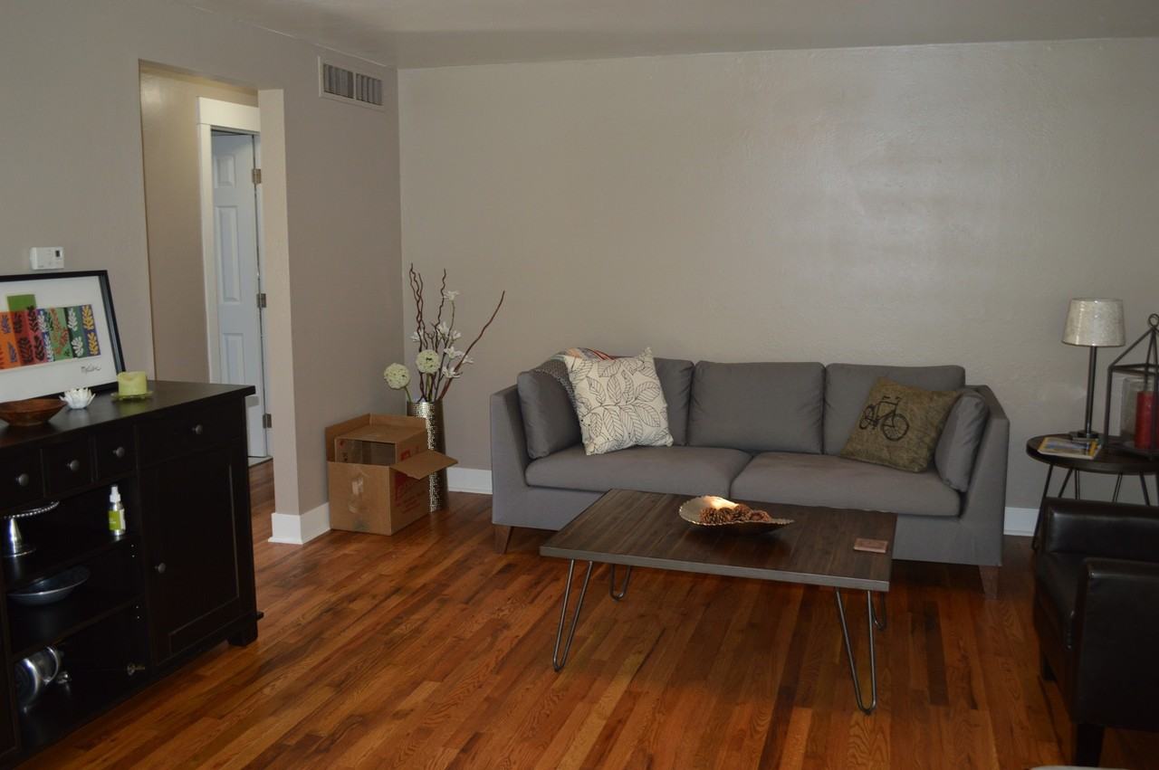 429 E Elizabeth St - Photo 5 of 17