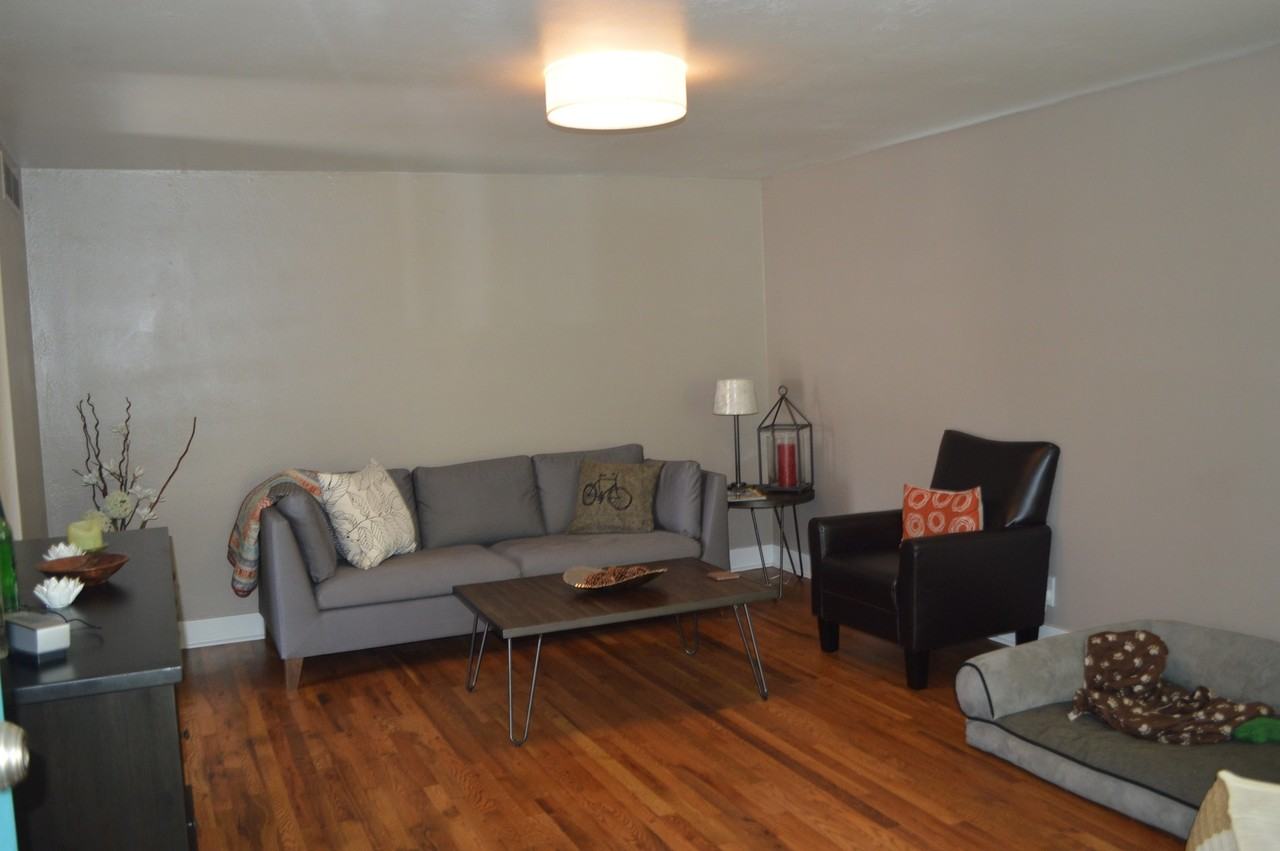 429 E Elizabeth St - Photo 6 of 17
