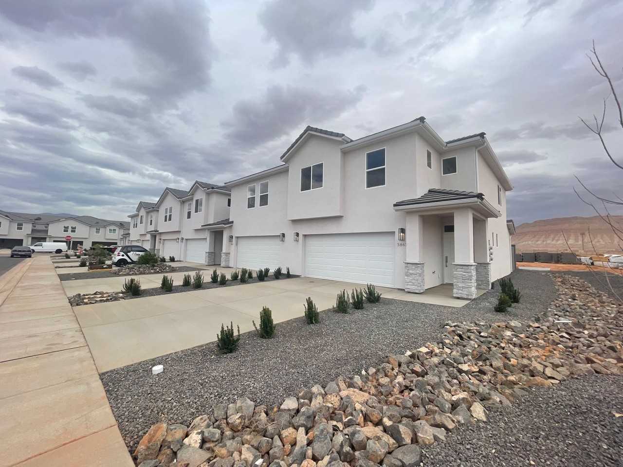 3843 S Mustang Valley Dr - Photo 3 of 23