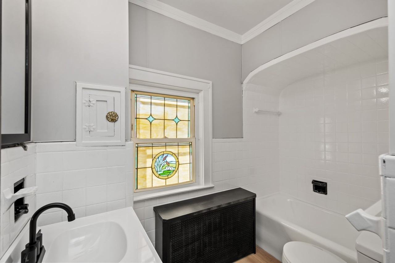 2396 Edgar St - Photo 2 of 30