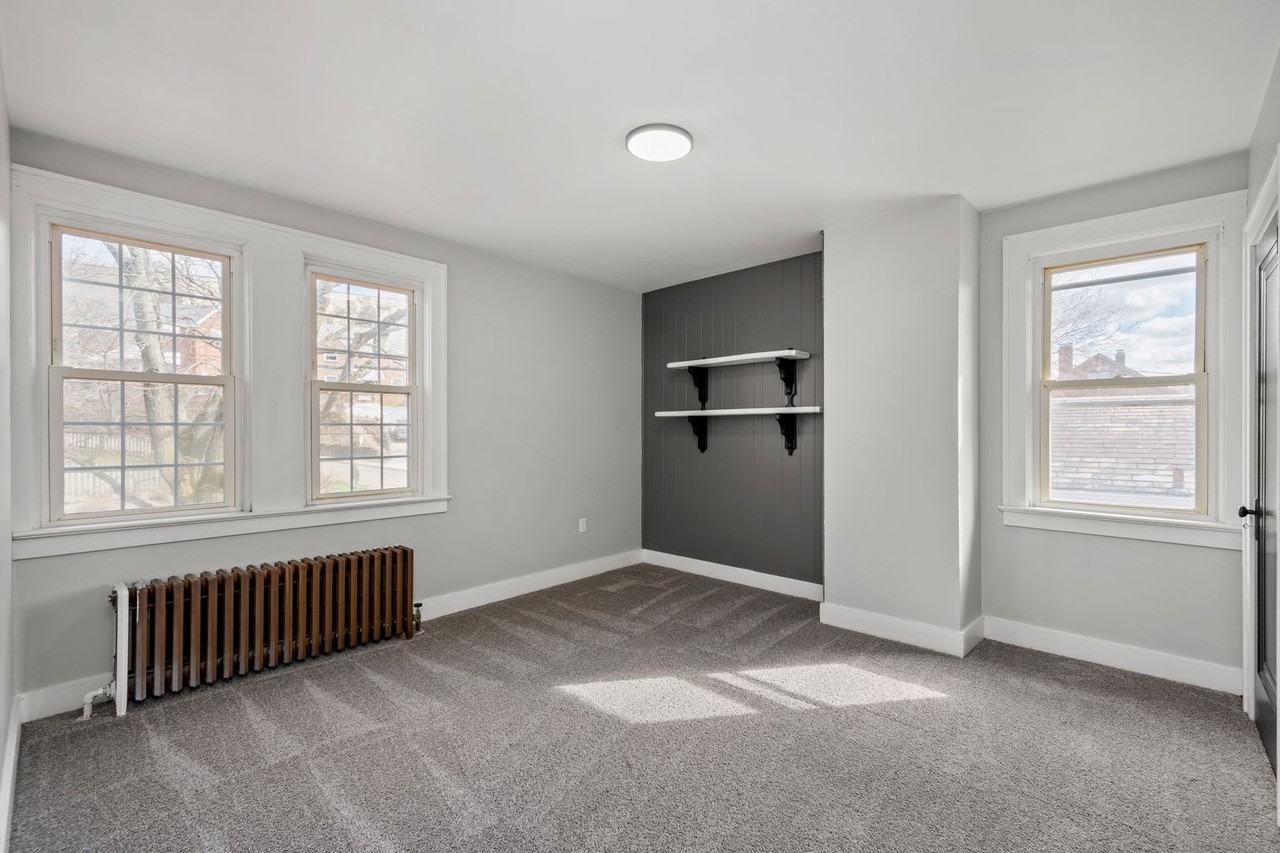 2396 Edgar St - Photo 6 of 30