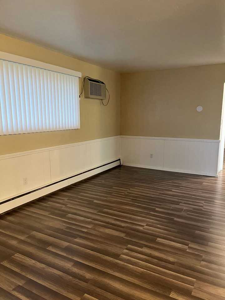 650 Hoyt - Photo 5 of 17