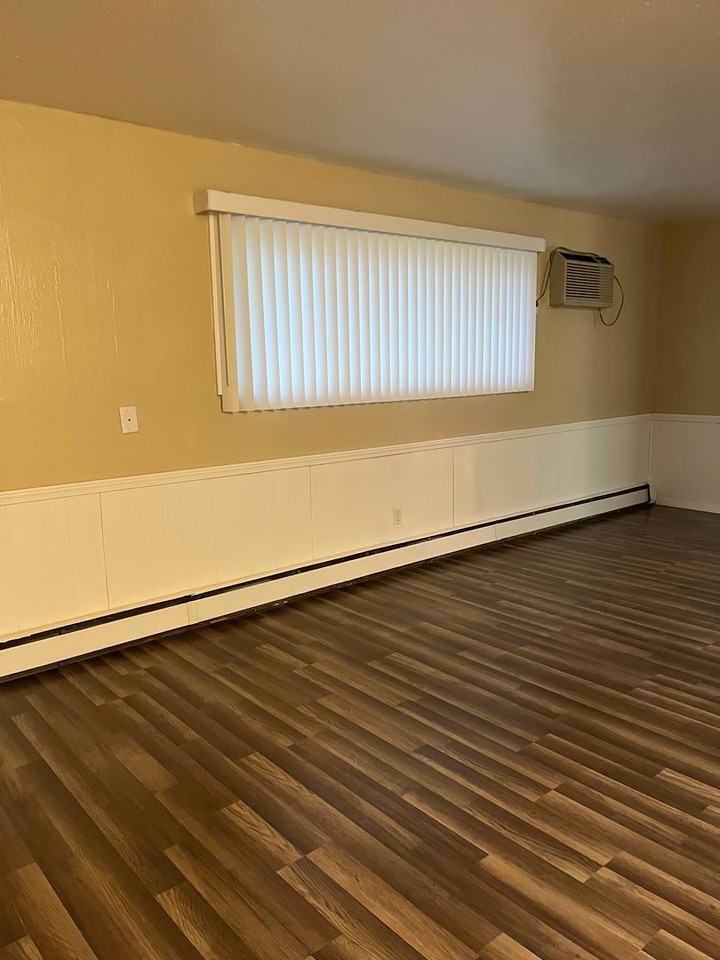 650 Hoyt - Photo 6 of 17