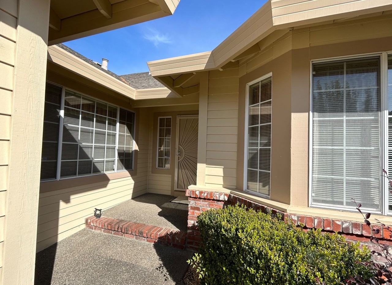 7943 Oakmont Dr - Photo 2 of 17