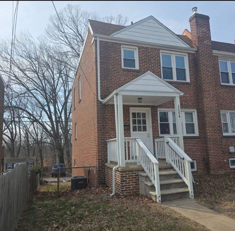 1554 Clayton Rd - Photo 2 of 9