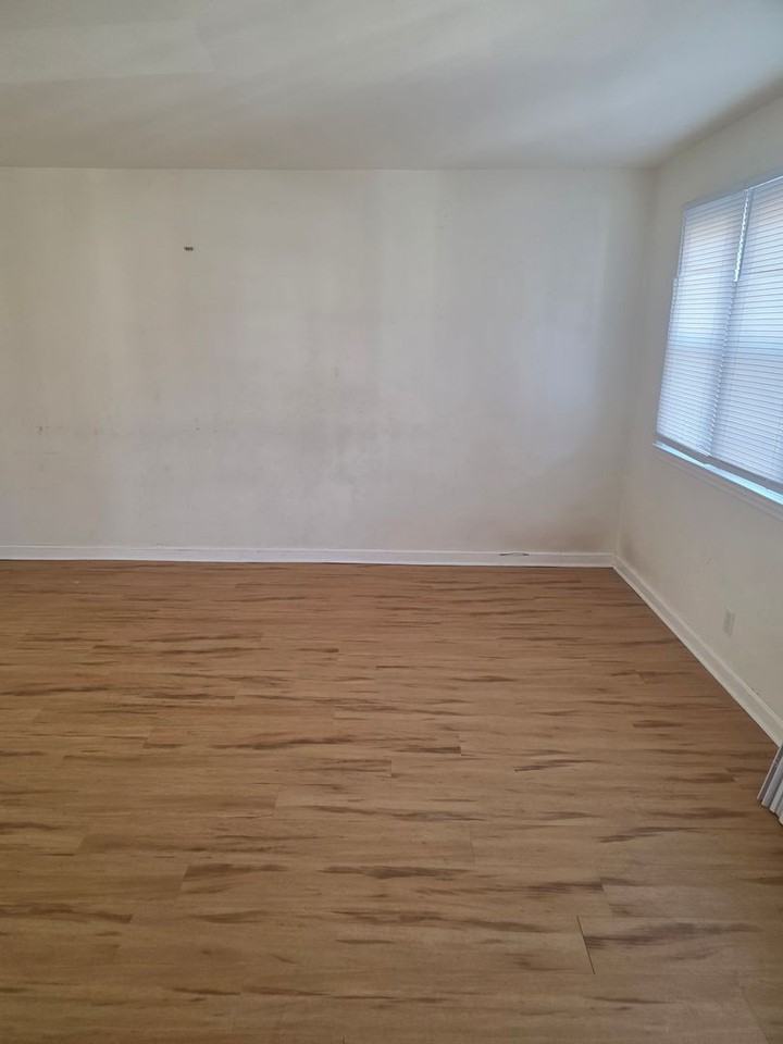 1554 Clayton Rd - Photo 3 of 9