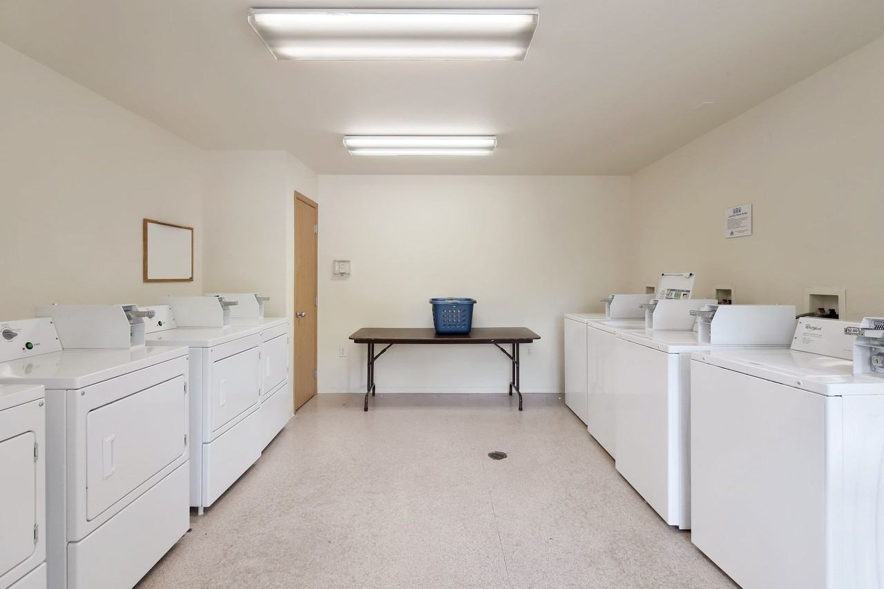 South Campus Place - Photo 4 of 20