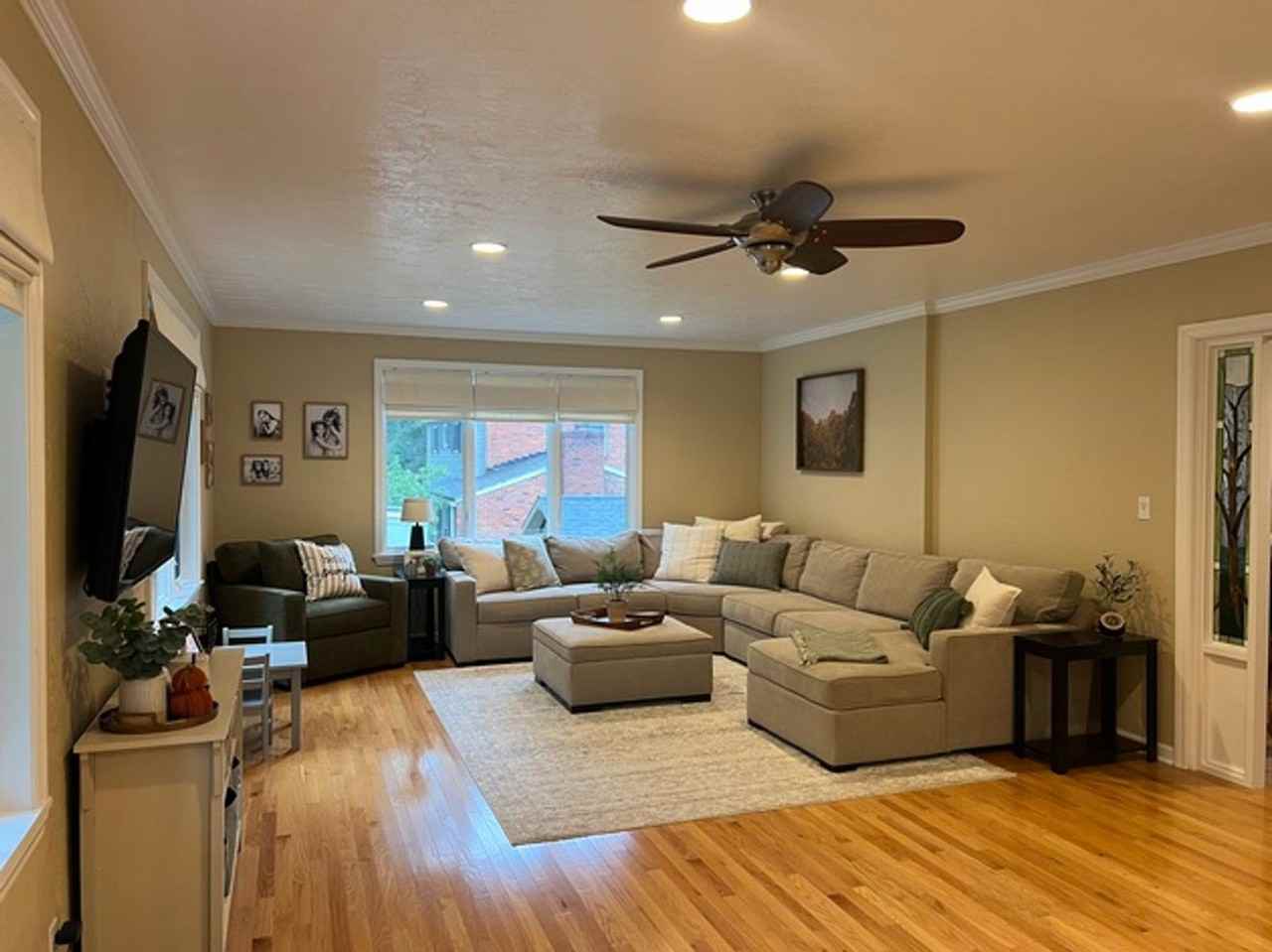 805 9th St - Photo 2 of 21