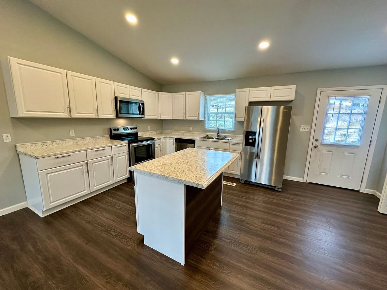 514 Robertson St - Photo 3 of 15