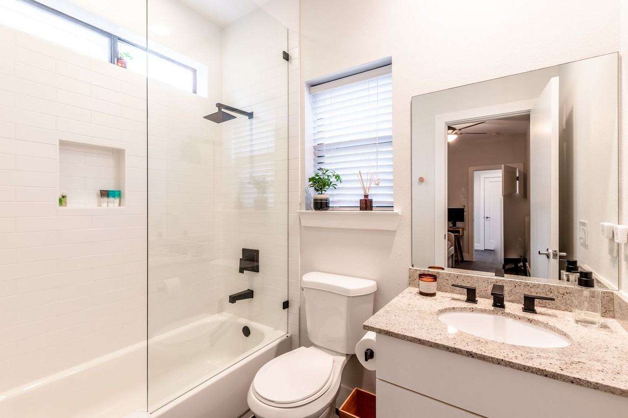 4104 Spencer St #B - Photo 4 of 30