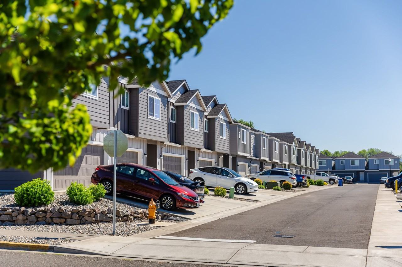 Oak Heritage Townhomes - Photo 2 of 50