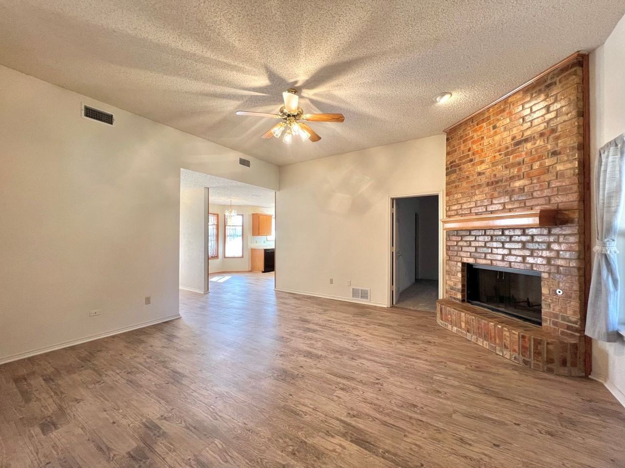 5806 2nd St - Photo 3 of 23