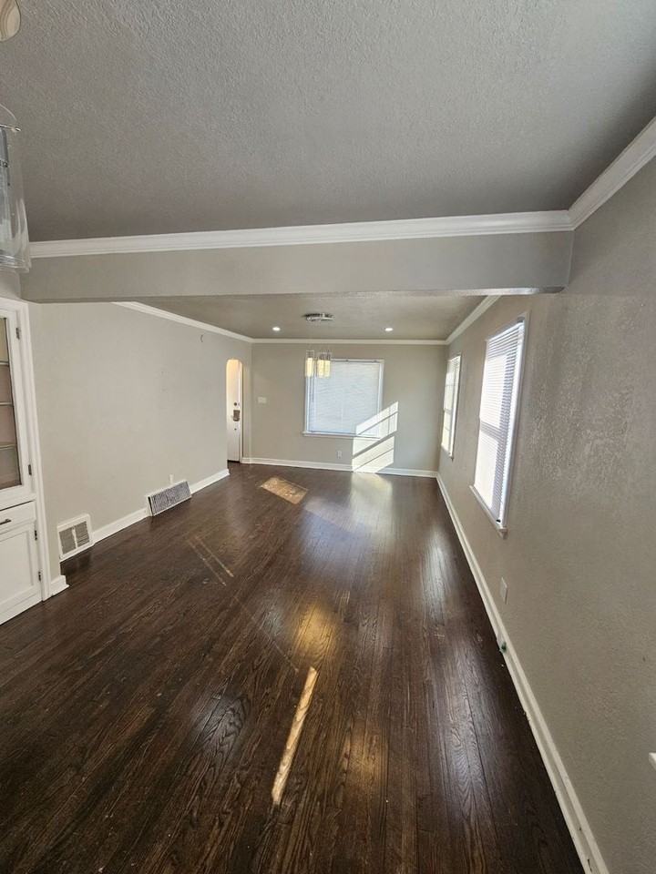 4943 N 24th Pl - Photo 2 of 9