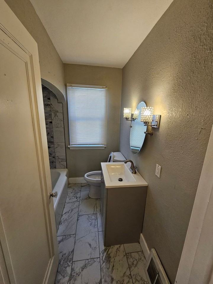 4943 N 24th Pl - Photo 3 of 9