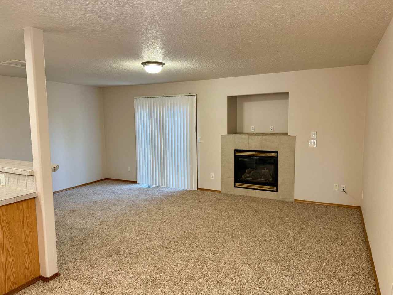 1015 Ne 75th Ave - Photo 3 of 17