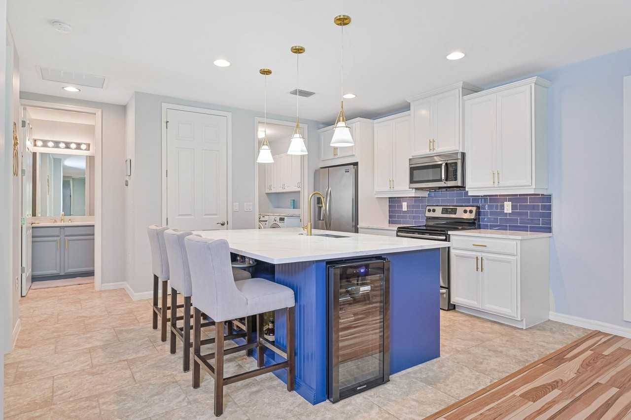 14919 Edgewater Cir - Photo 6 of 35