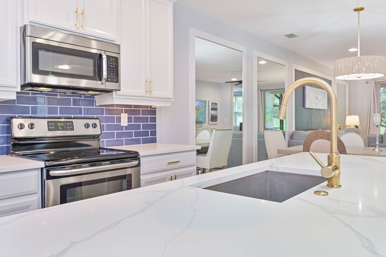 14919 Edgewater Cir - Photo 7 of 35