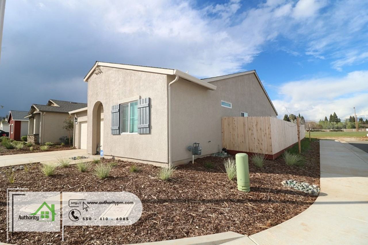 3022 Sebring Ave - Photo 2 of 29