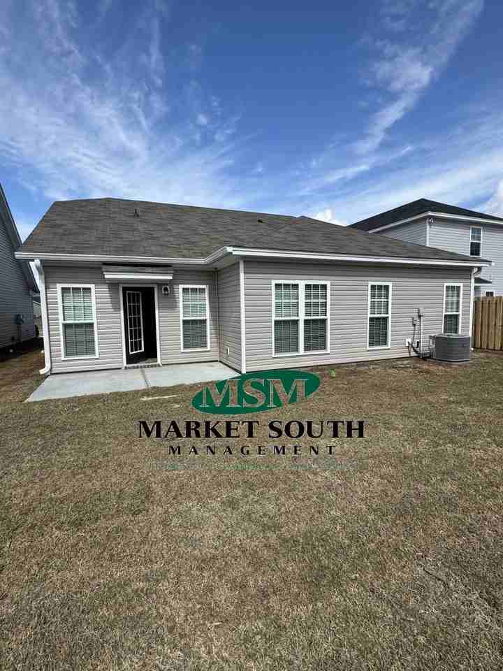 104 Exmoor Cir - Photo 2 of 17