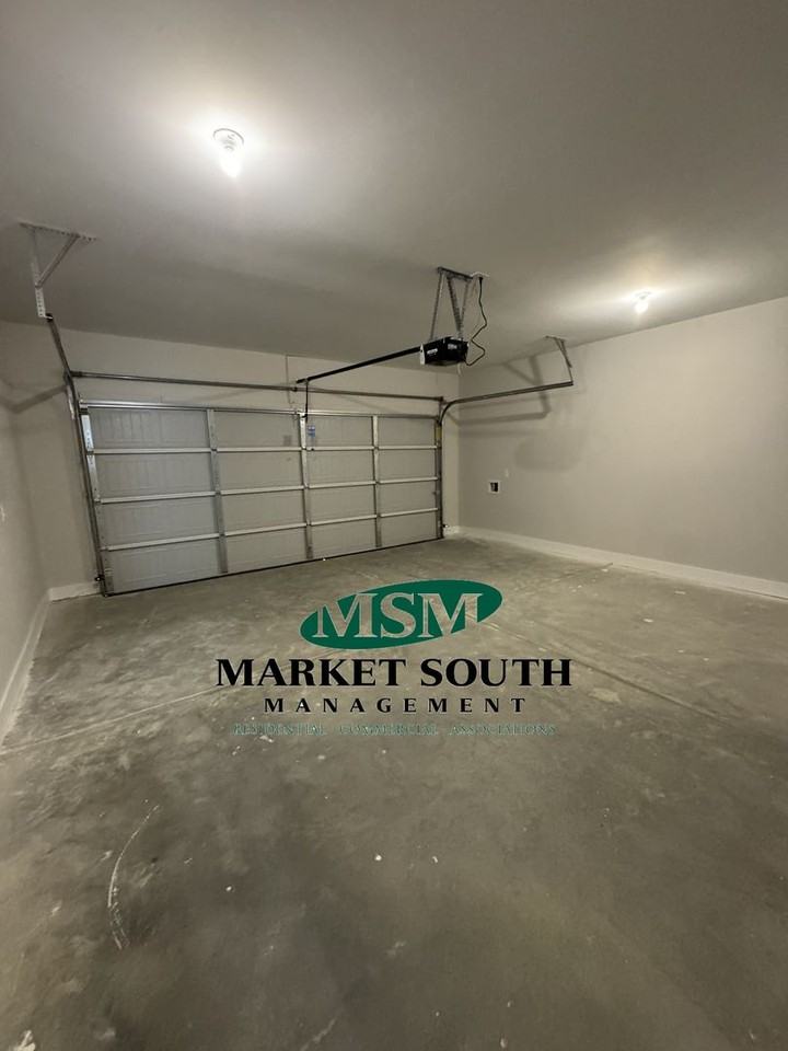 104 Exmoor Cir - Photo 4 of 17