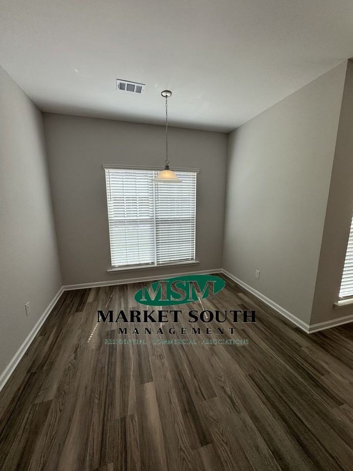 104 Exmoor Cir - Photo 6 of 17