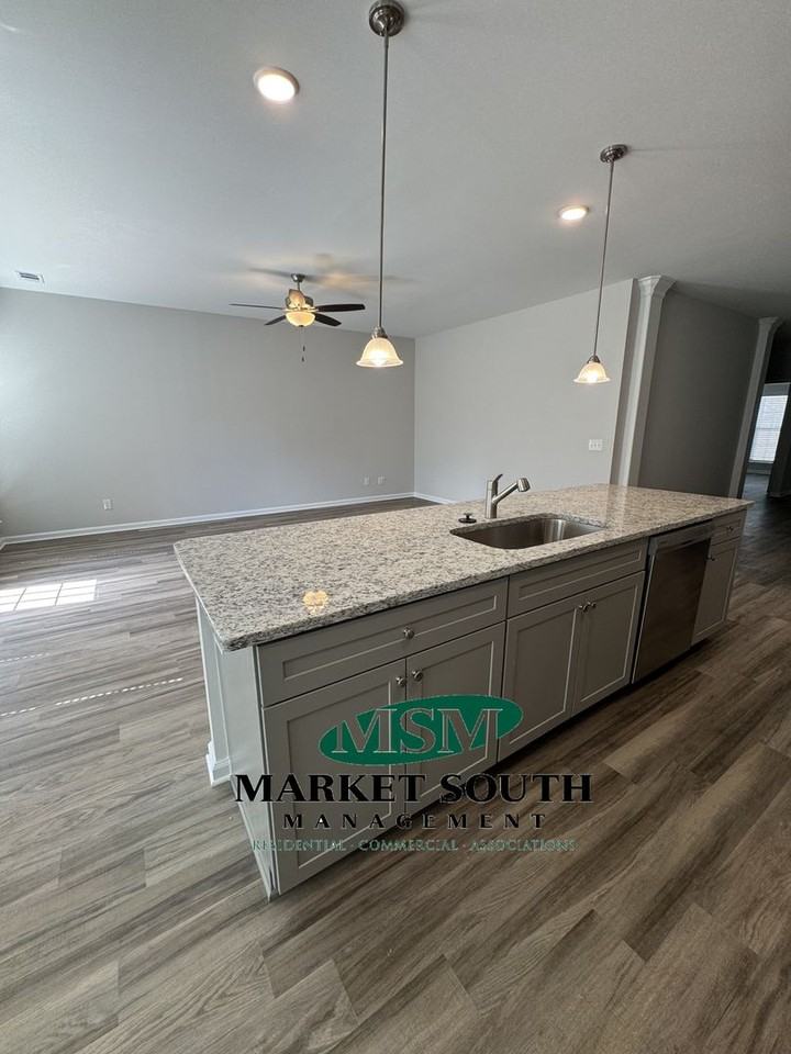 104 Exmoor Cir - Photo 7 of 17