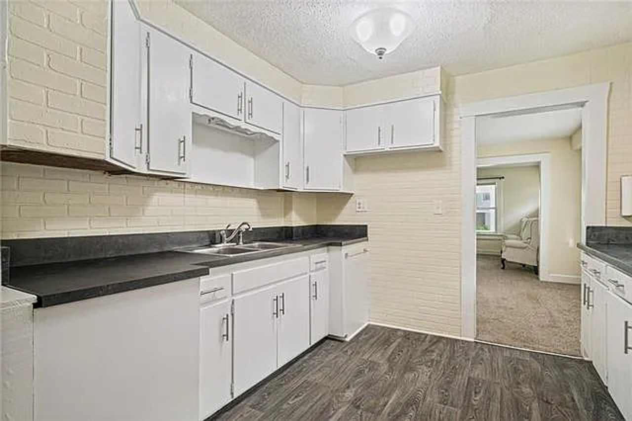 216 N Wheeling Ave - Photo 3 of 23