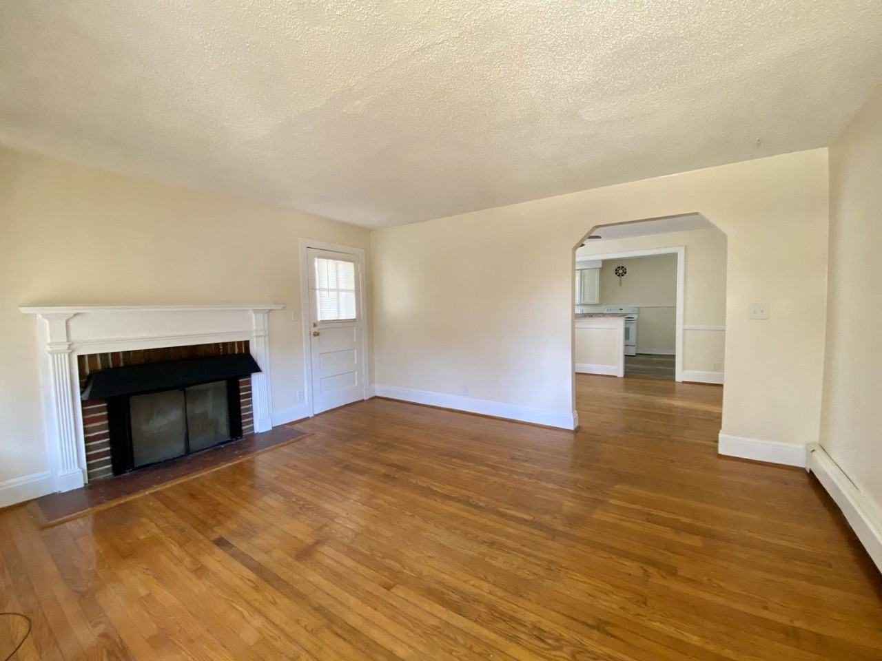 8852 Stratford St - Photo 3 of 18