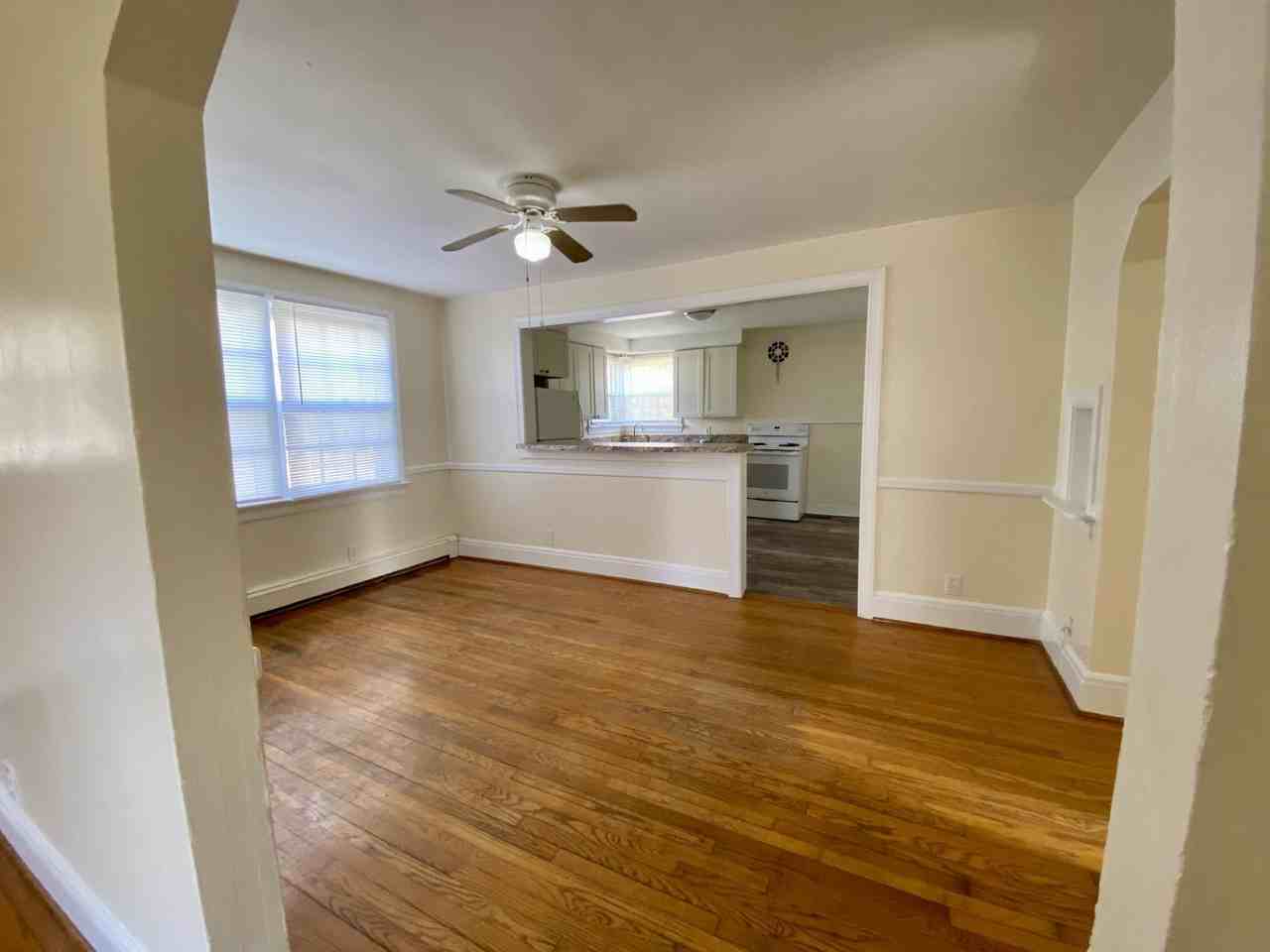 8852 Stratford St - Photo 4 of 18