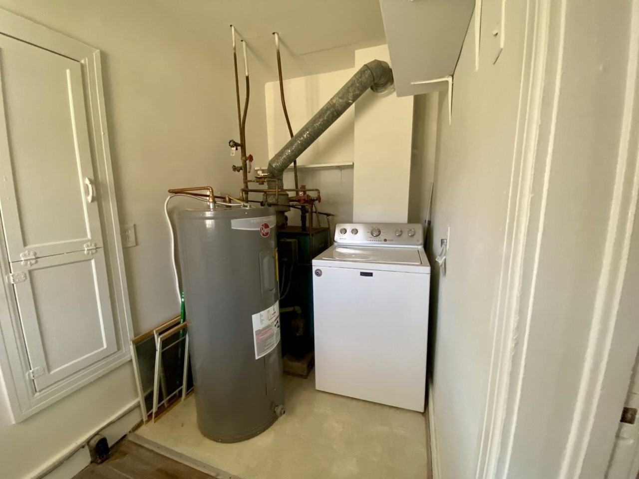 8852 Stratford St - Photo 7 of 18